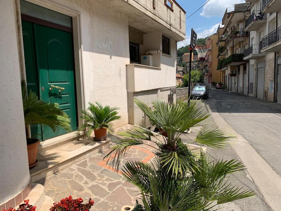 Casa Di Tommaso Apartment Sonnino Luaran gambar