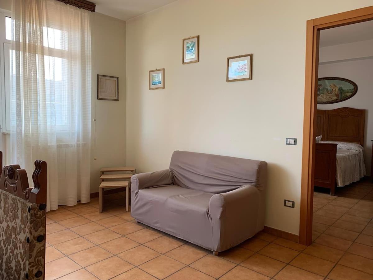 Casa Di Tommaso Apartment Sonnino Luaran gambar